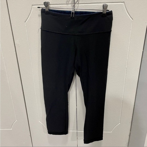 Lululemon Wunder Under Crop II *Full-On Luon (Reversible) - Picture 5 of 8